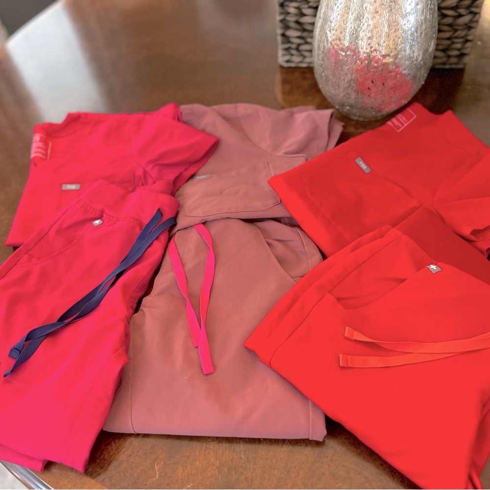 Lot of FIGS Scrubs (LIKE NEW condition!!) 3 pairs (Xs/P tops & Xs/T bottoms).